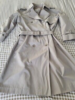 London Towne Classic Double-Breasted Trench Coat in Tan, Size 10P